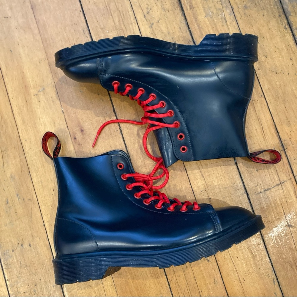 Dr. Martens x Off-White Combat Boots Men’s 7, Women’s 8